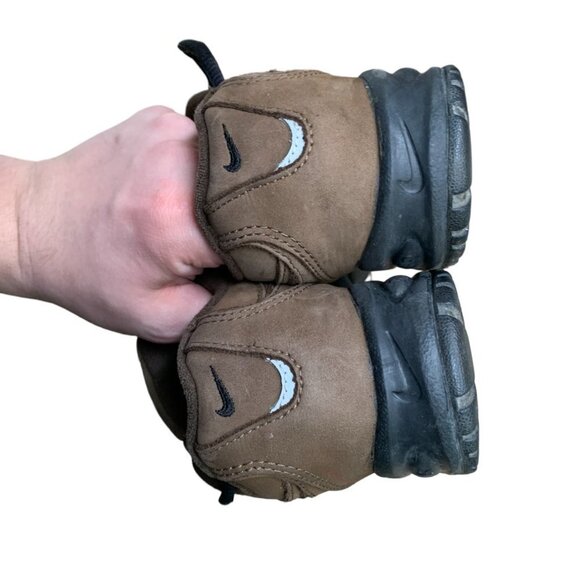 VINTAGE 1996 Nike Trainers Brown Size 6 - Picture 9 of 11